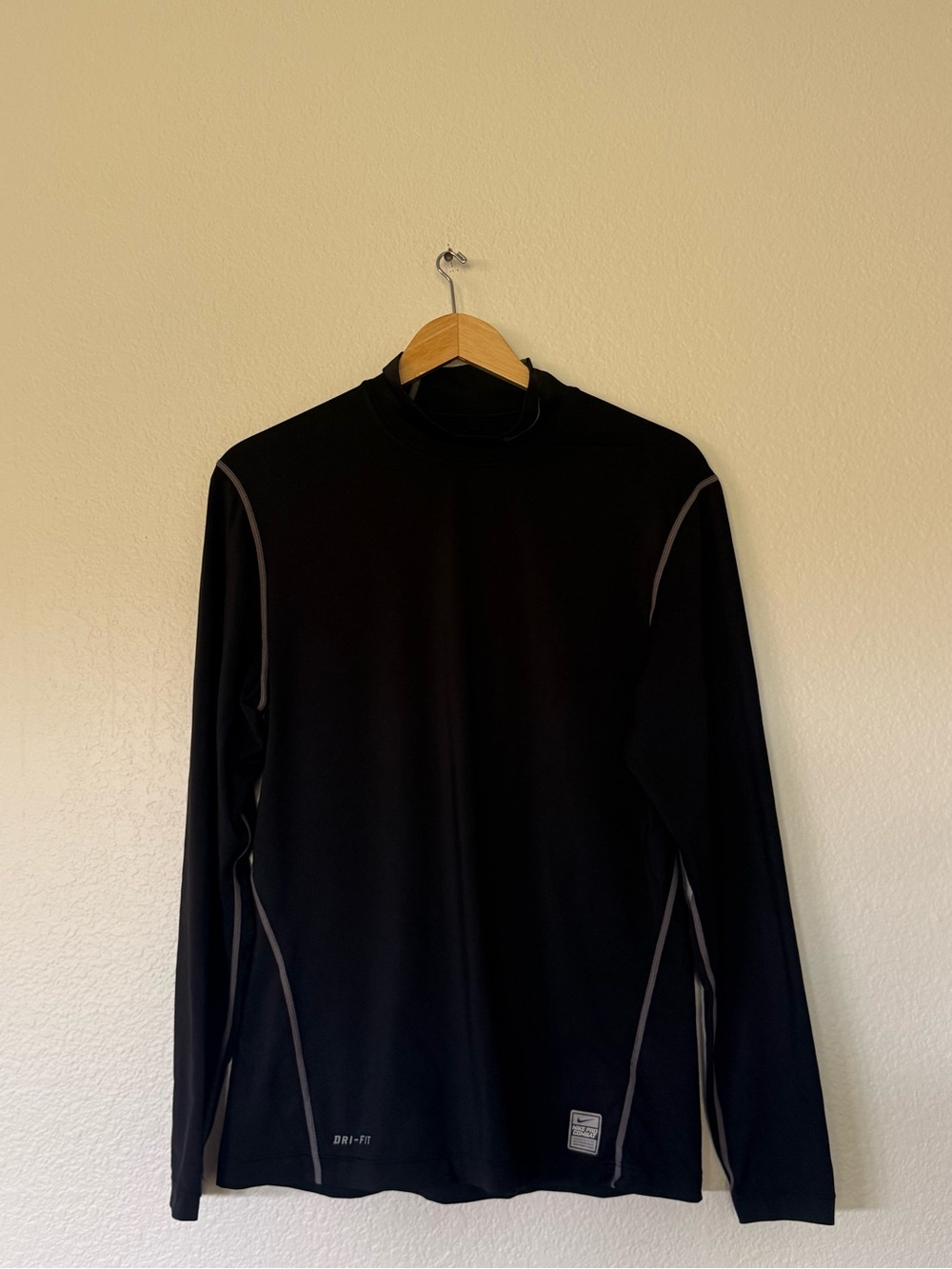 Black Long-Sleeve men’s Nike jacket